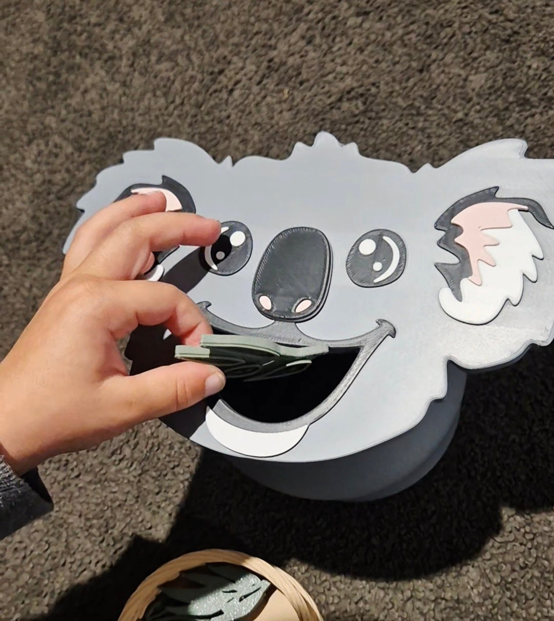 Feed the Koala sensory play tube with 15pcs Eucalyptus Leaves